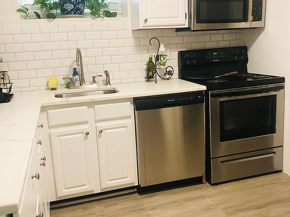 4th image of 24 E Hills Dr #24