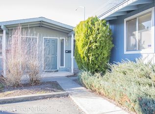 2250 Crater Lake Ave APT 17, Medford, OR 97504