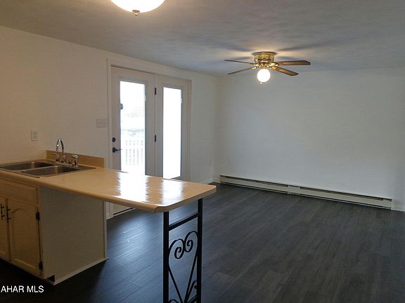 5th image of 243 Campbell Dr