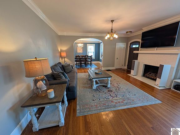 4th image of 3344 Buckner Ln