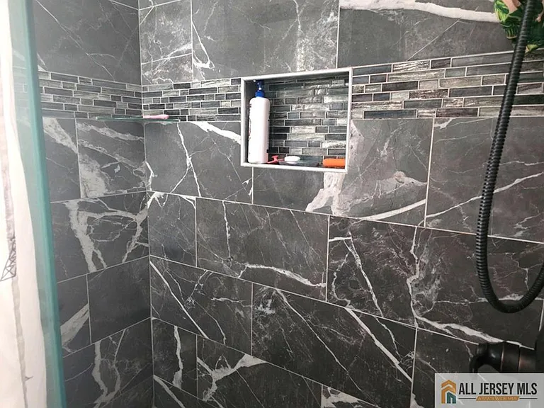 23 Maple St — Photo 10