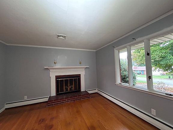 2nd image of 5913 Hines Cir
