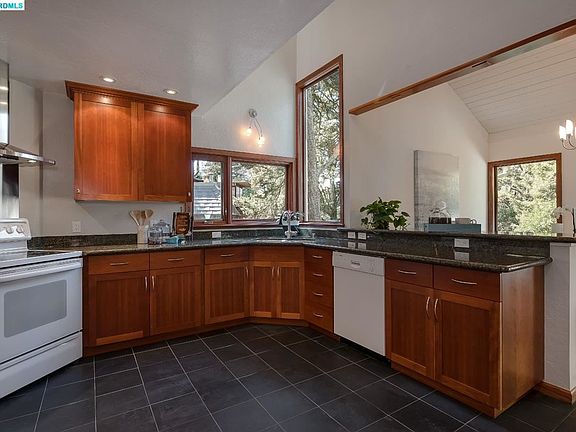 4th image of 6585 Longwalk Dr