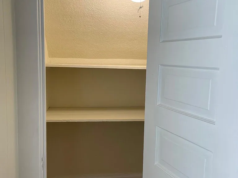 218 Coventry Pl #C — Photo 8