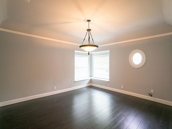 3rd image of 538 Fuller Ave