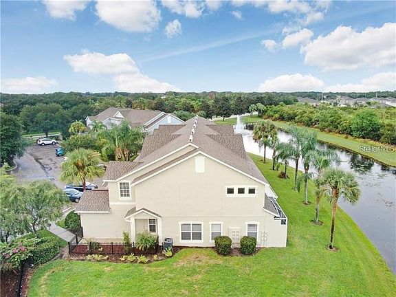 3rd image of 10924 Winter Crest Dr
