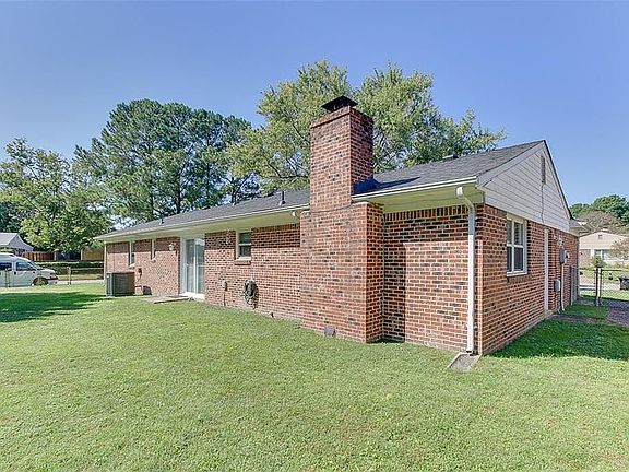 4th image of 918 Strickland Blvd