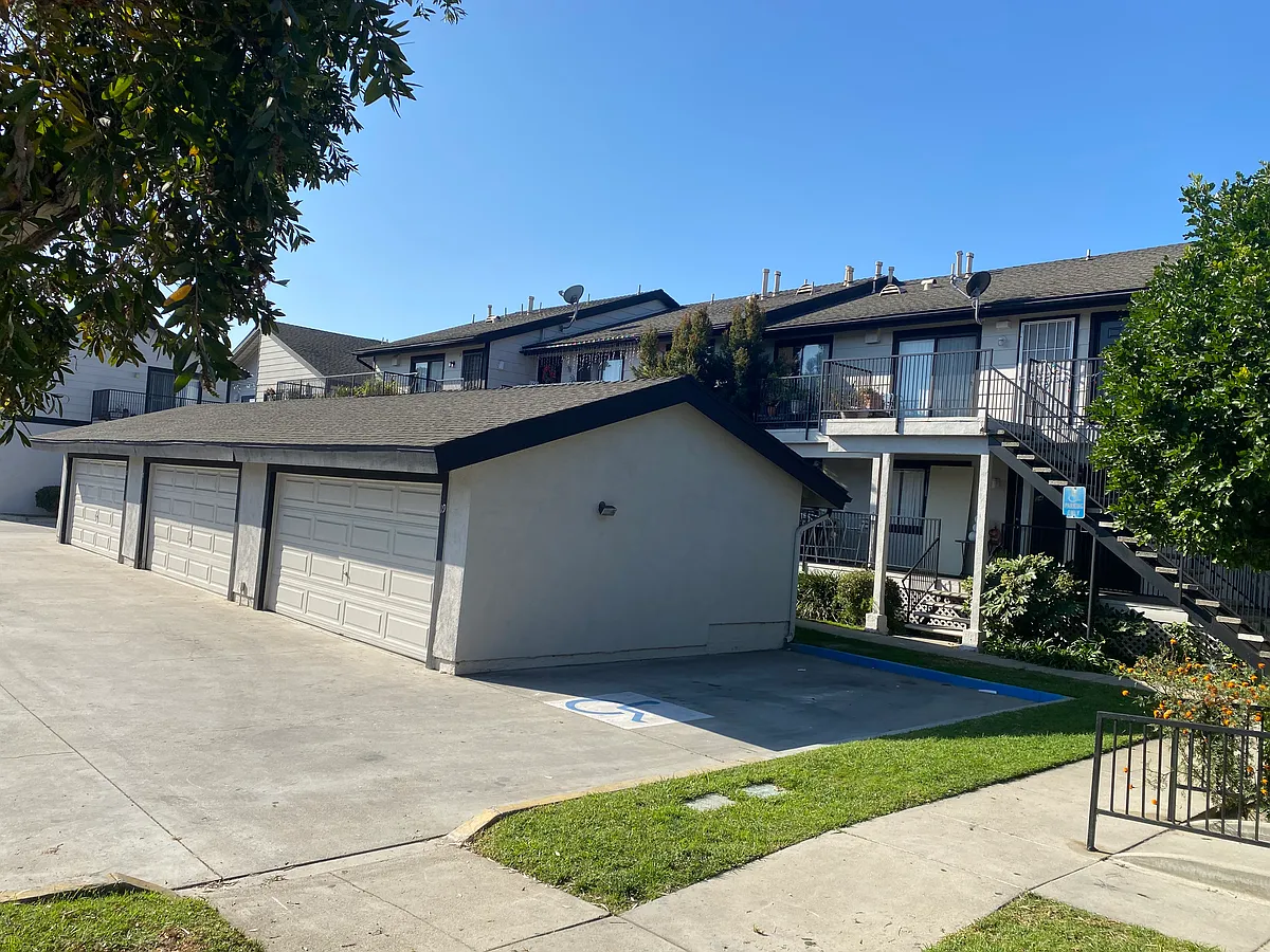 Building Photo - 11655 Trask Ave #3