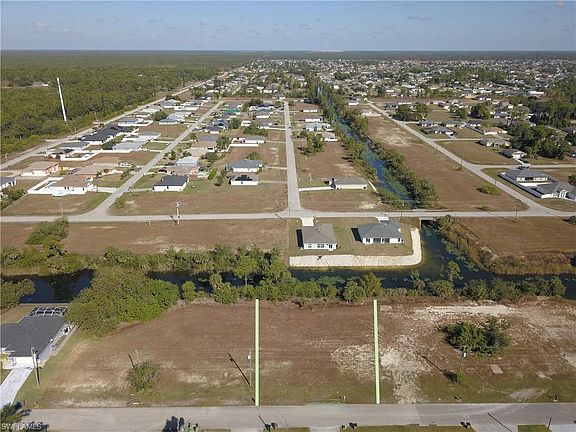 3rd image of 825 NE 32nd TER