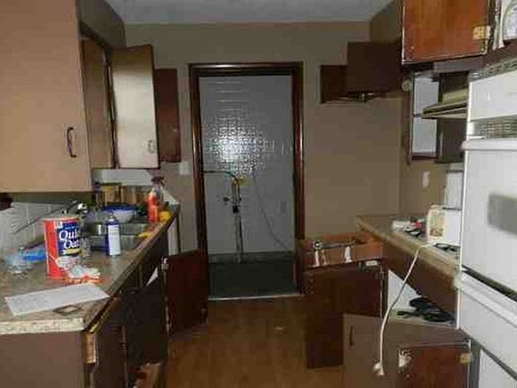 4th image of 928 NW 2nd St