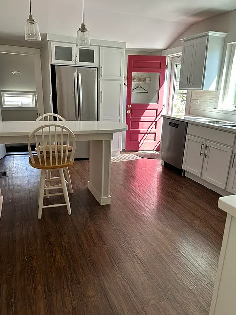 2 bed, 1.5 bath, 1100 sqft, $1,900 — Photo 4