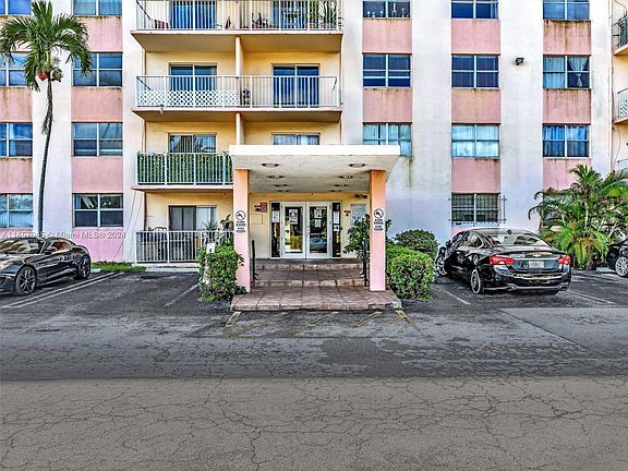 4th image of 16465 NE 22nd Ave APT 408