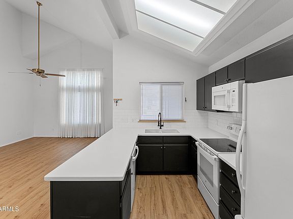 5th image of 2201 N COMANCHE Drive #1028