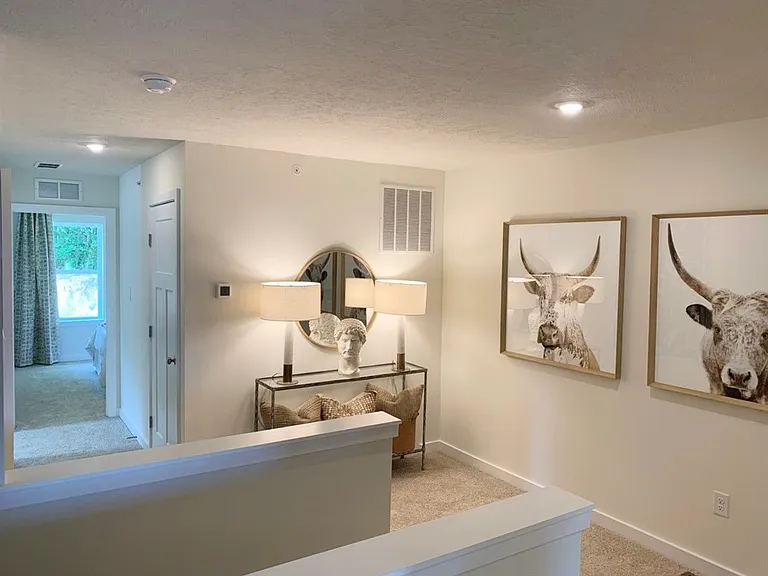 143 Scotland Ln — Photo 19
