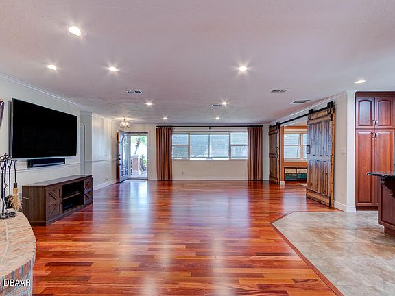 4th image of 79 Fairway Dr