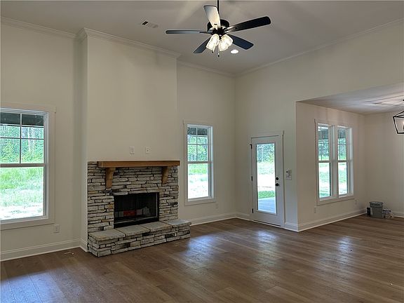 5th image of 290 Lee Road 113