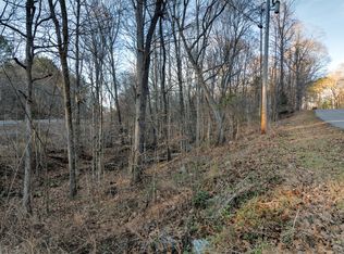 450 Robin Hill Rd, Clarksville, TN 37043