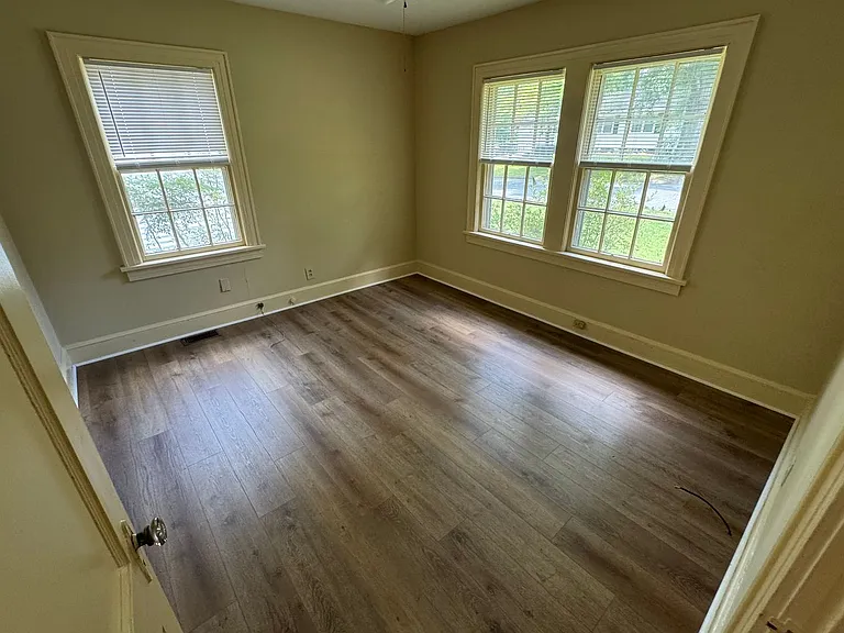 312 Roswell Ave SE — Photo 6