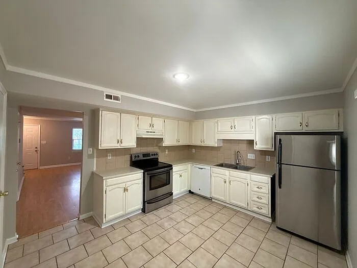 2 bed, 1.5 bath, 1087 sqft, $1,520 — Photo 4