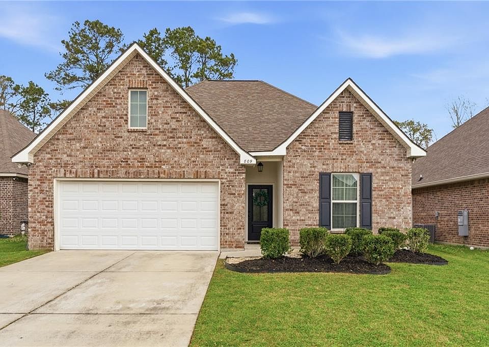 1st image of 809 Jackson Ct