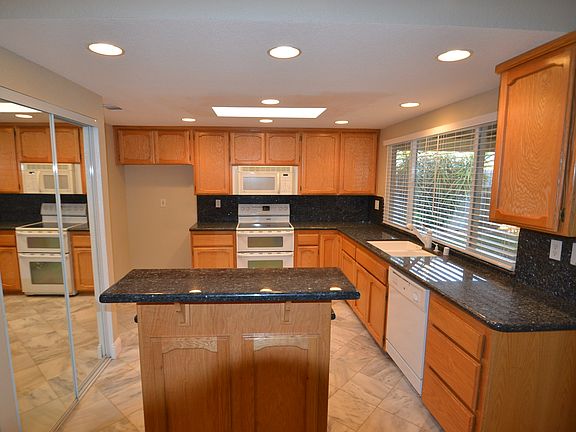 3rd image of 10257 Countryside Way