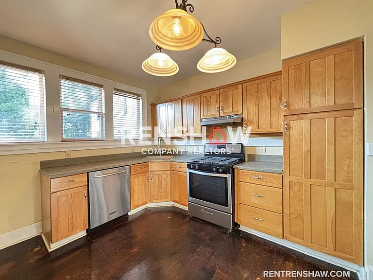 662 S McLean Blvd — Photo 10