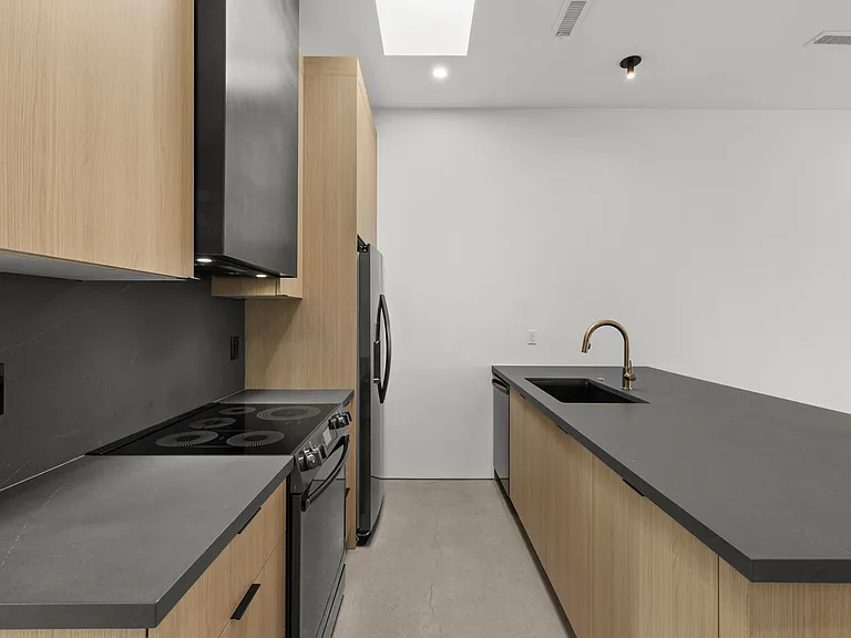 3601 E Coronado Rd #1 — Photo 11