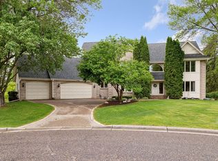 3140 Burr Oak Cir, Chaska, MN 55318
