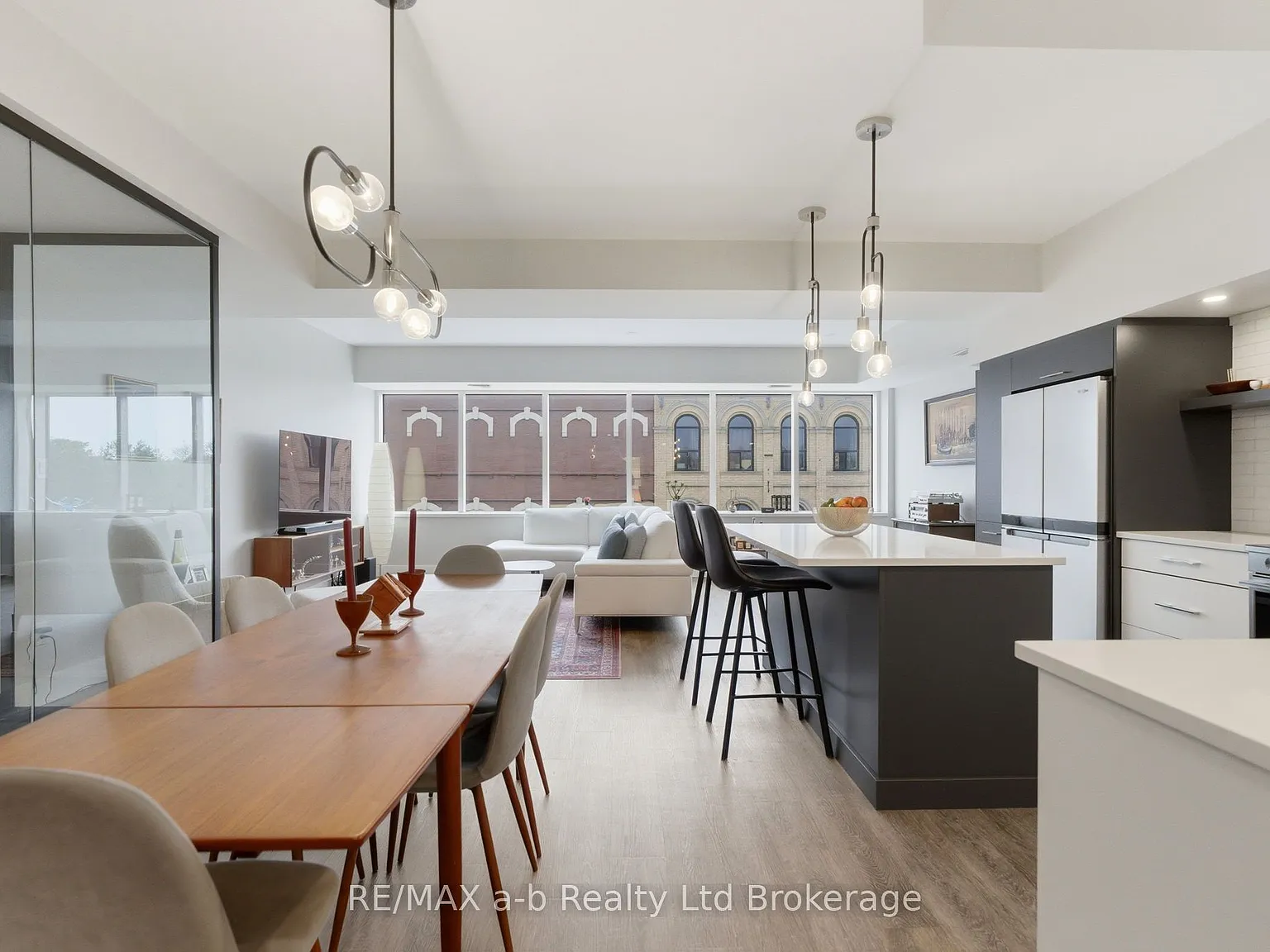 2 bed, $2,000 — Photo 2