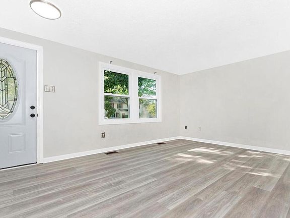 2nd image of 1587 Carey Pl
