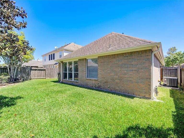 19915 Shore Meadows Ln — Photo 29
