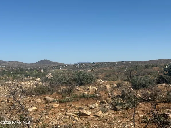 19669 E Sage Brush Dr, Cordes Lakes, AZ 86333