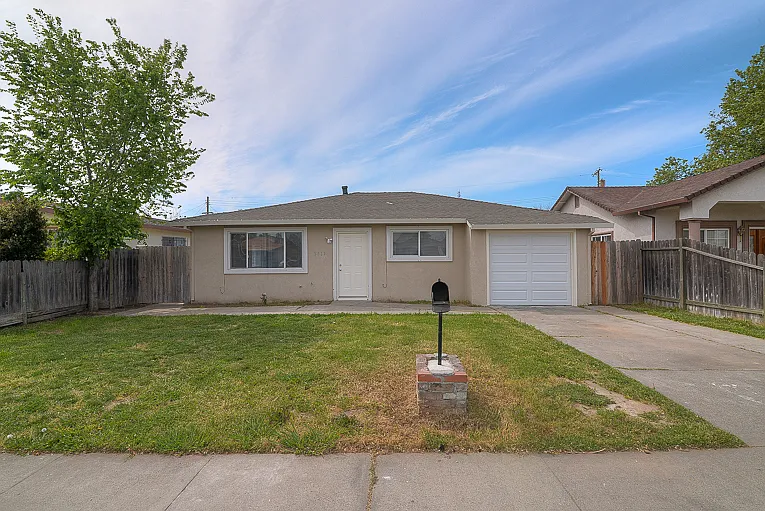 3817 Fig St photo 1