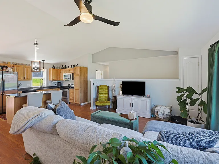 72 Frost Hill Ave — Photo 14