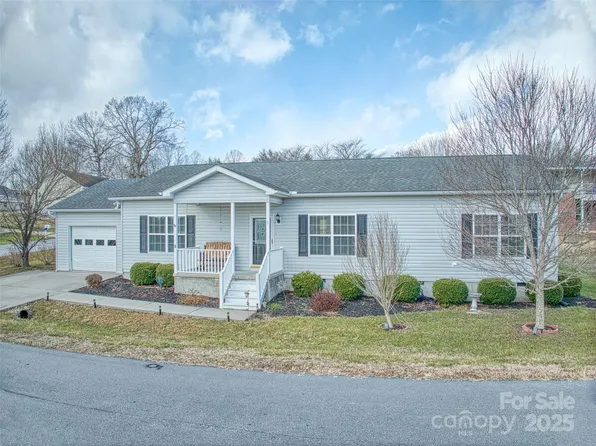 1 N Frederick Ln, Hendersonville, NC 28792