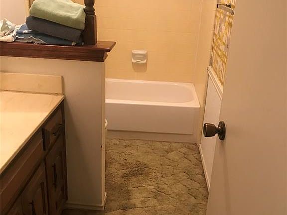 4th image of 2104 Bengal Ln