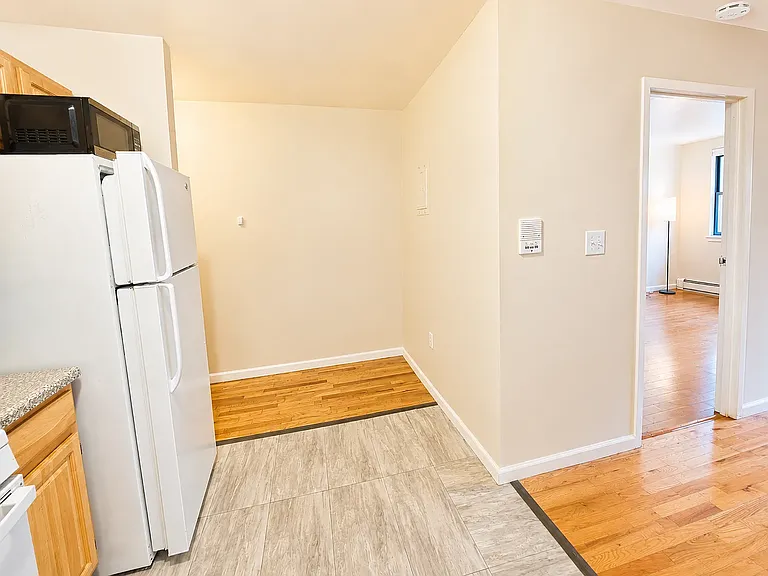 302 Hart St #2 — Photo 13