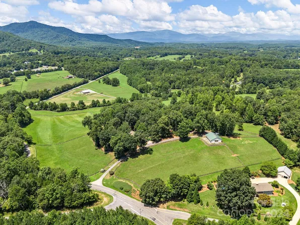 699 Bill Collins Rd, Columbus, NC 28722