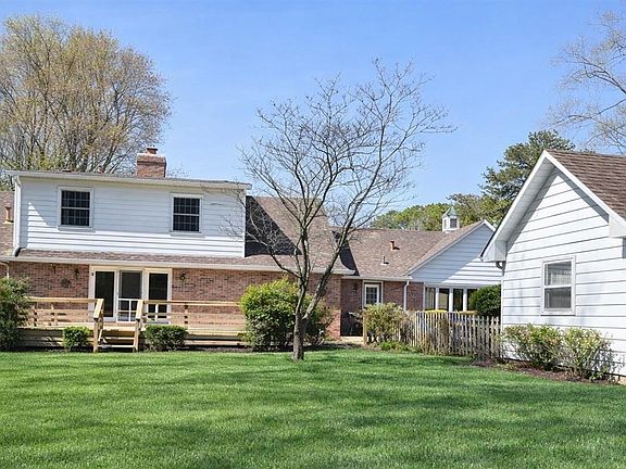 2nd image of 547 Foxmoor Dr