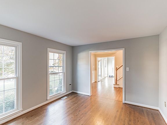 4th image of 13954 Valley Country Dr