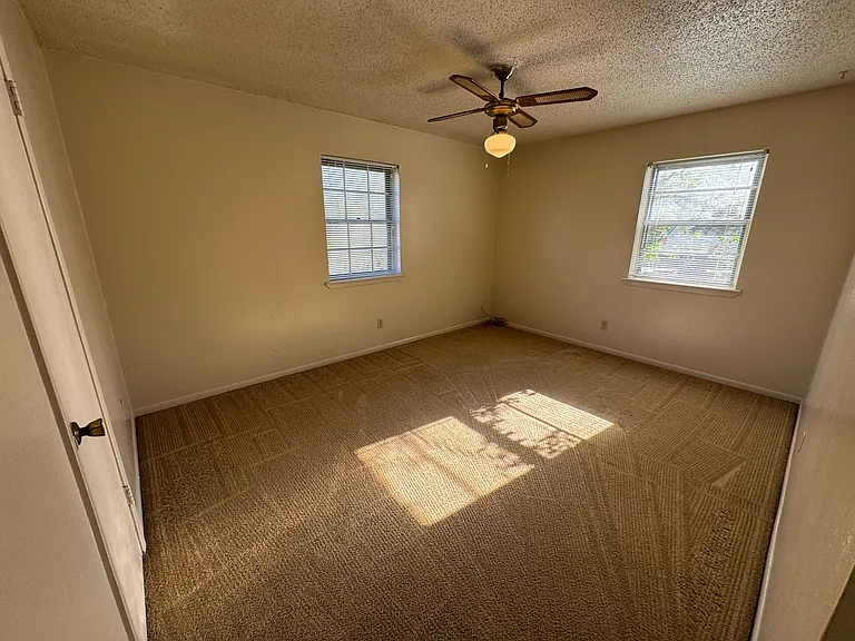 1104 Cummings Ave — Photo 20