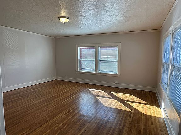4th image of 635 NE Randall Ave #104