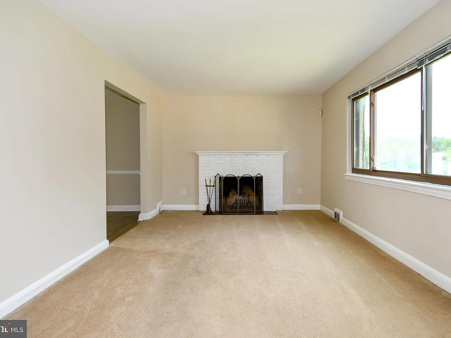 3 bed, 1828 sqft, $2,700 — Photo 3
