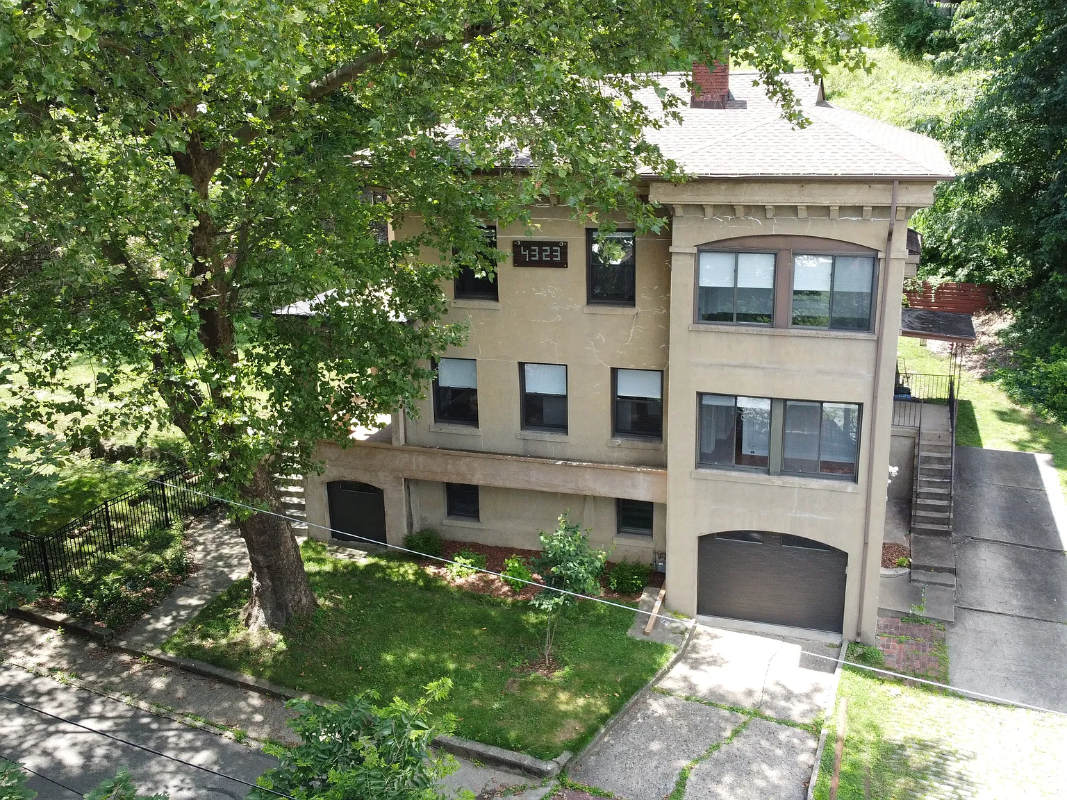 4 bed, 3242 sqft, $3,500 — Photo 1