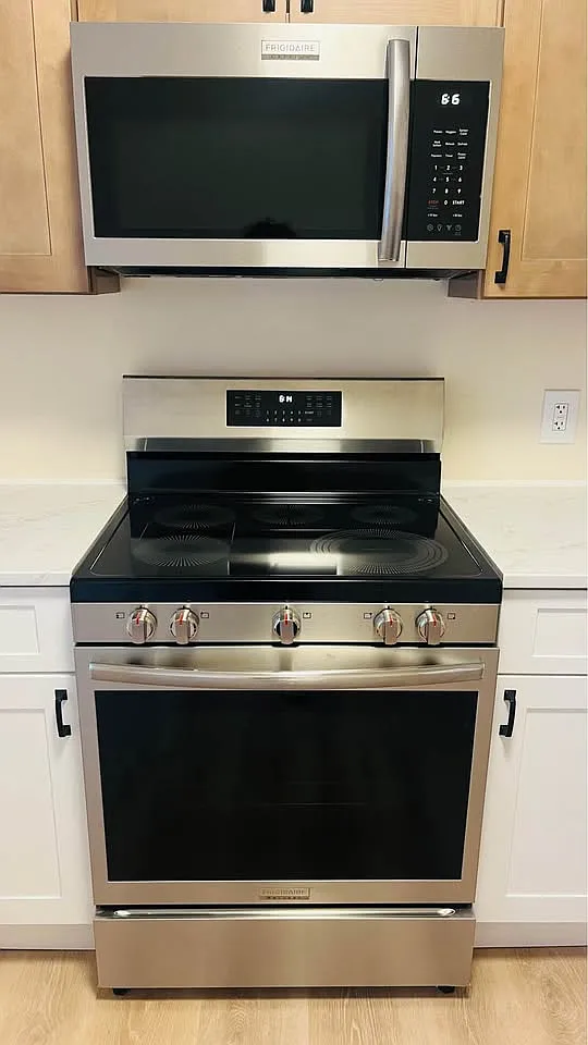 1 bed, 500 sqft, $1,700 — Photo 1