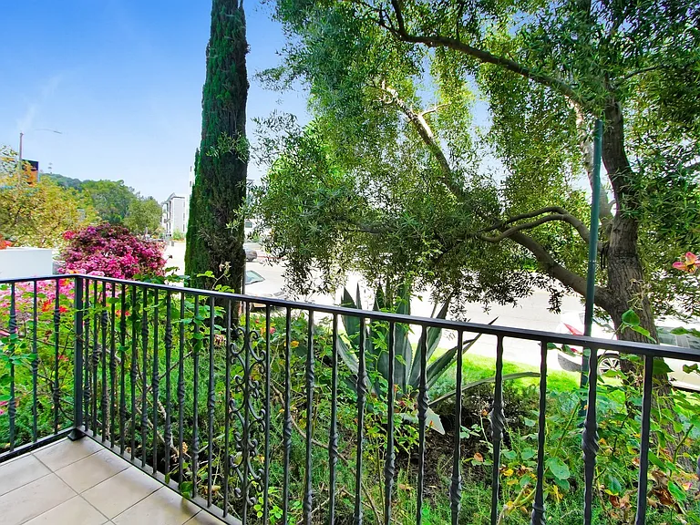 4410 Sepulveda Apartments — Photo 37