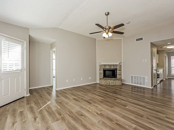 3rd image of 10820 Fandor St