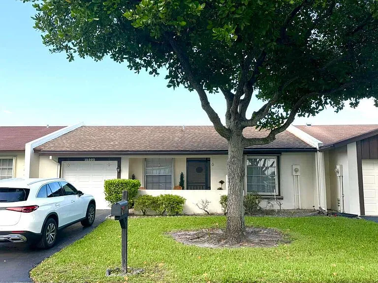 15860 Laurel Oak Cir — Photo 3