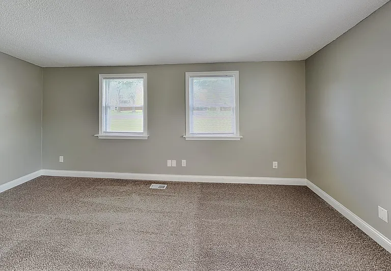 2604 E Murry St — Photo 4