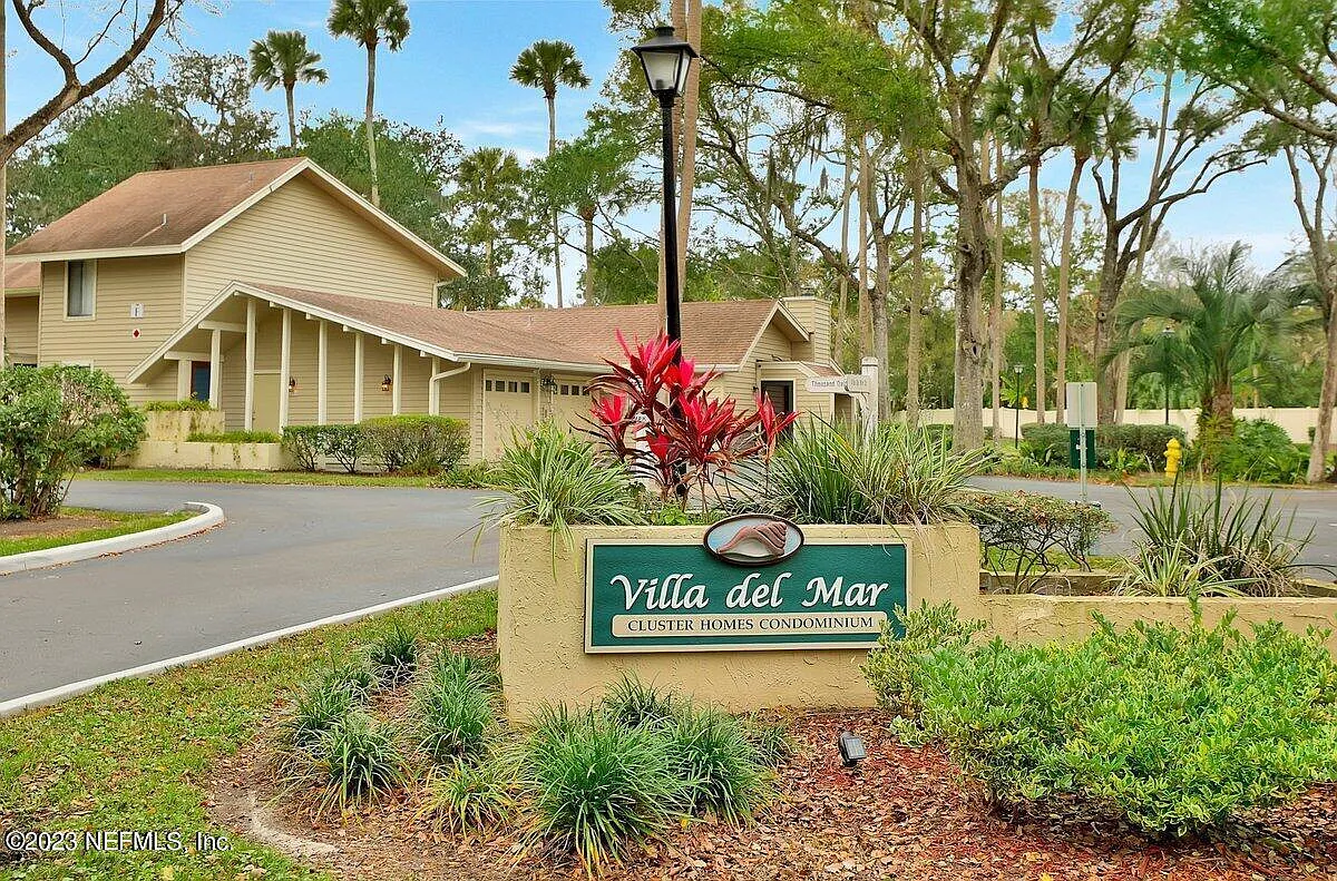 2 bed, 1.5 bath, $2,000 — Photo 2